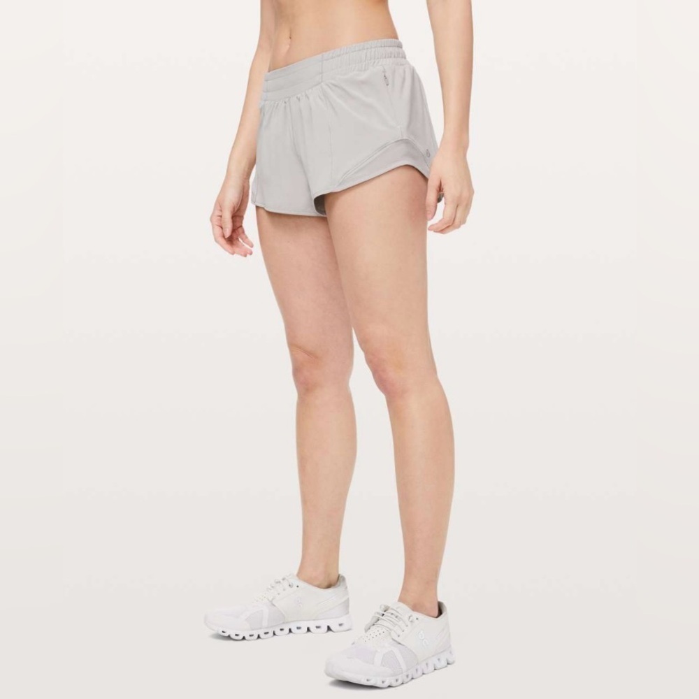 Lululemon Hotty Hot Short II *2.5” –French Clay – Size 2 Retired Color Like New - Picture 3 of 10